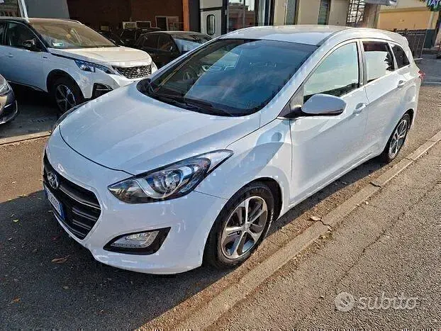 Usata Hyundai i30 110 CV (80 kW) 2016 Bianco Station wagon