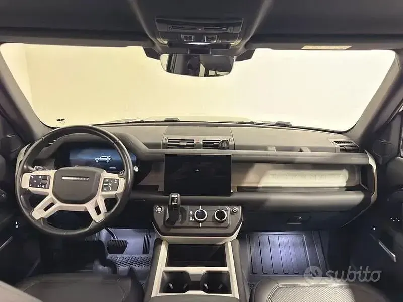 Usata Land Rover Defender Dynamic 199 CV (146 kW) 2024 Nero SUV