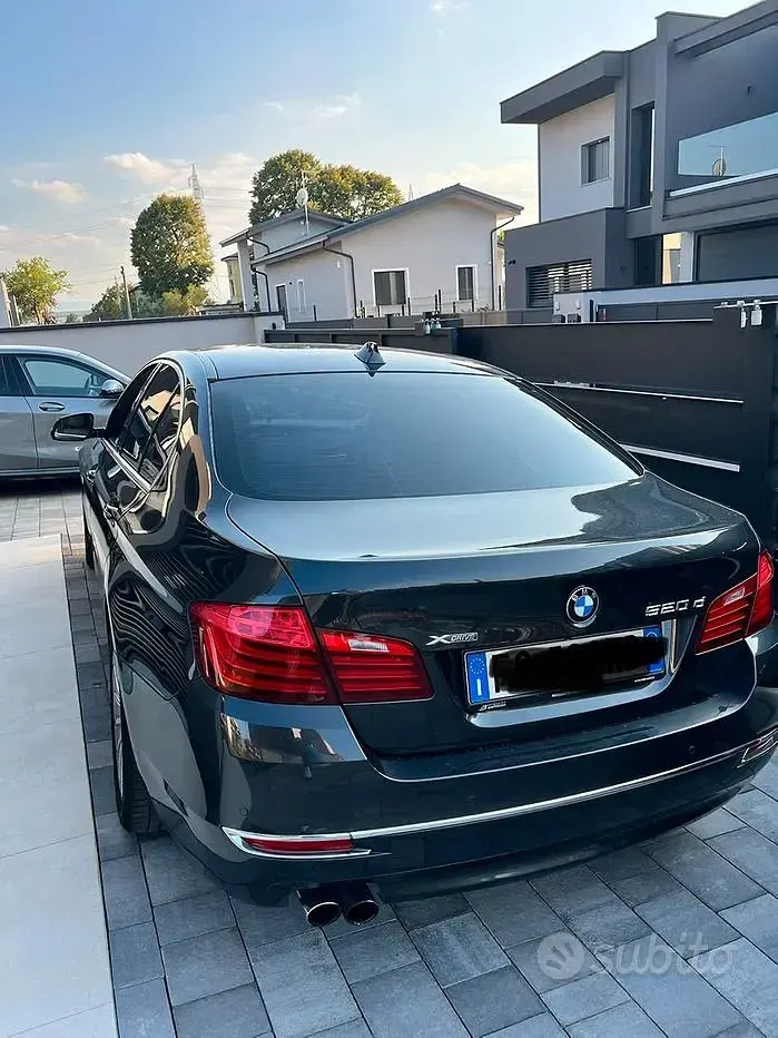 Usata BMW 520 Luxury Line 190 CV (139 kW) 2016 Grigio Berlina