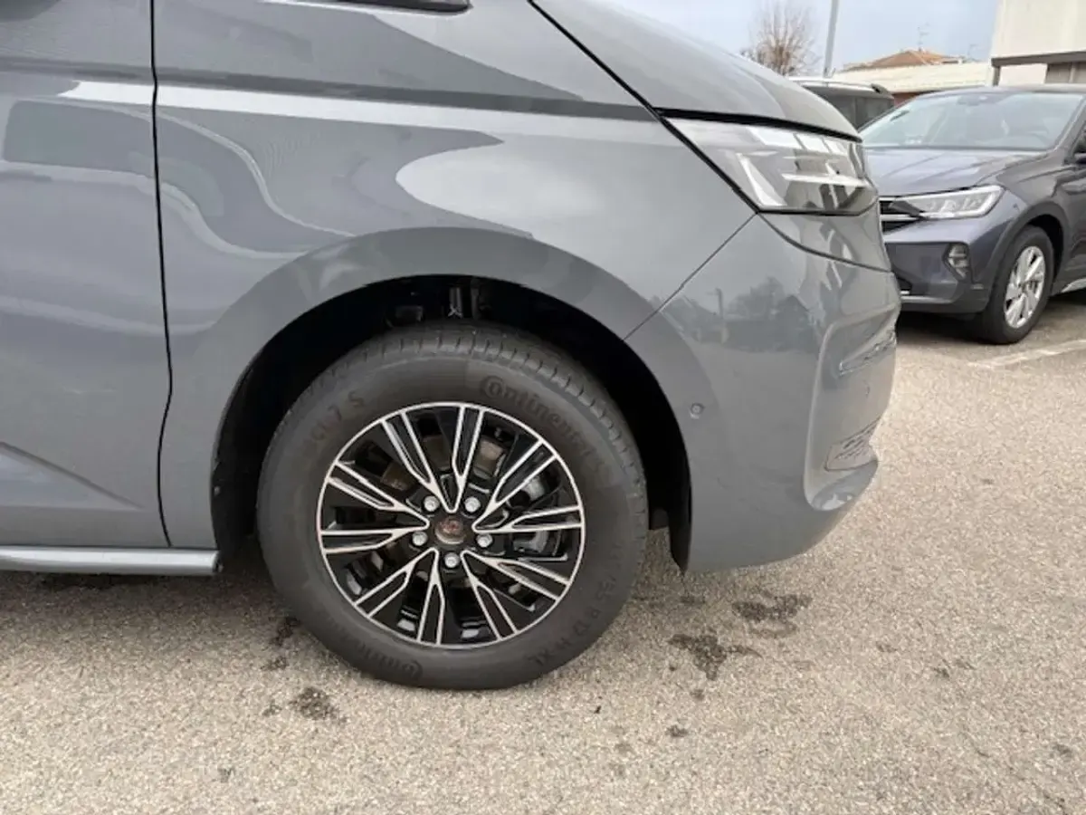 Nuova VW Multivan 150 CV (110 kW) 2026 Pure grey Monovolume