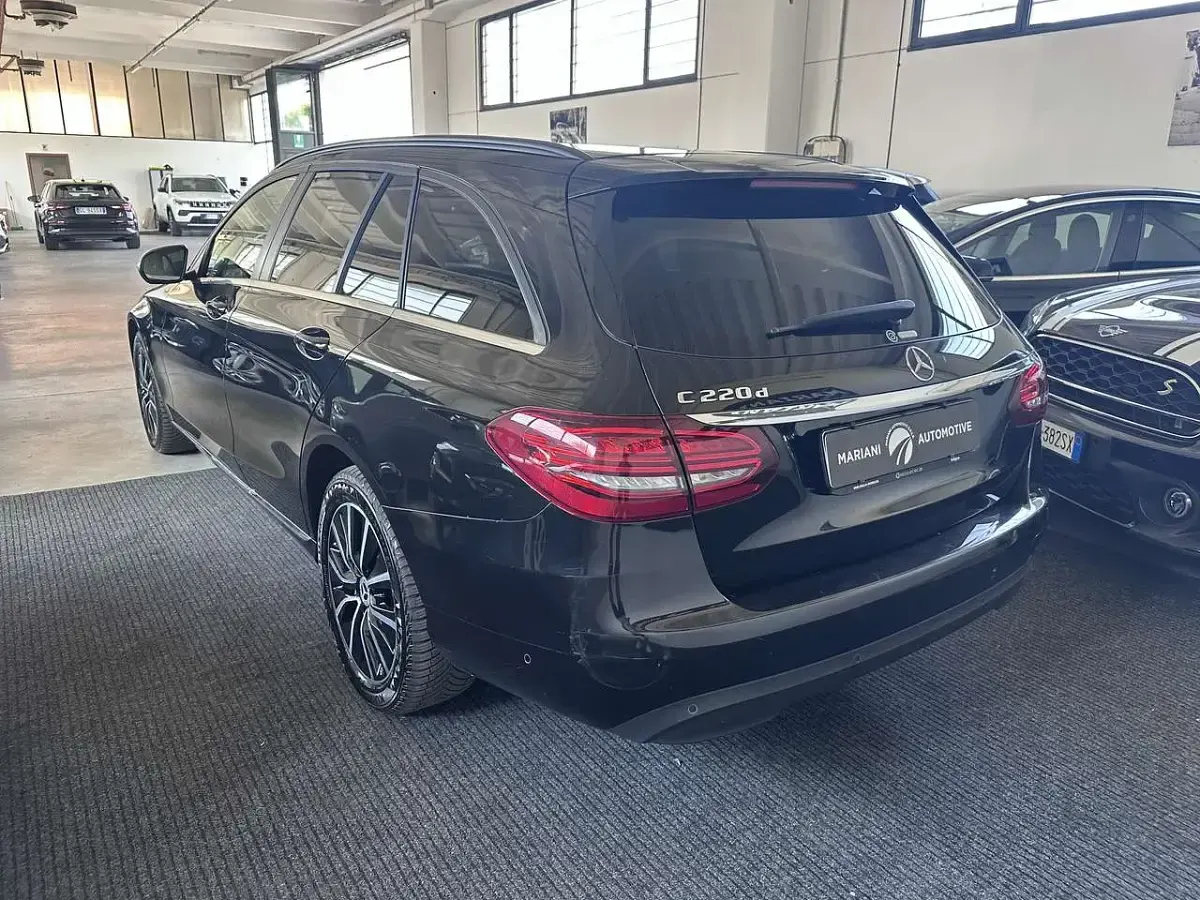 Usata Mercedes C220 194 CV (142 kW) 2019 Nero Station wagon