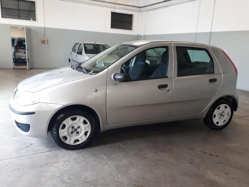 Argento Usata 2006 Fiat Punto Due volumi | 1999 € (Buon prezzo) - Immagine 1/4
