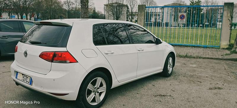 Usata VW Golf VII Comfortline 105 CV (77 kW) 2014 Bianco Berlina