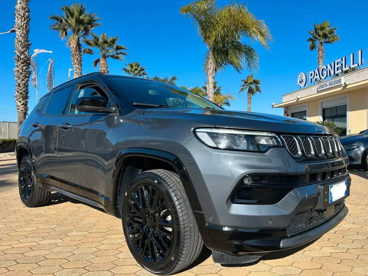 Usata Jeep Compass 179 CV (131 kW) 2023 Grigio SUV
