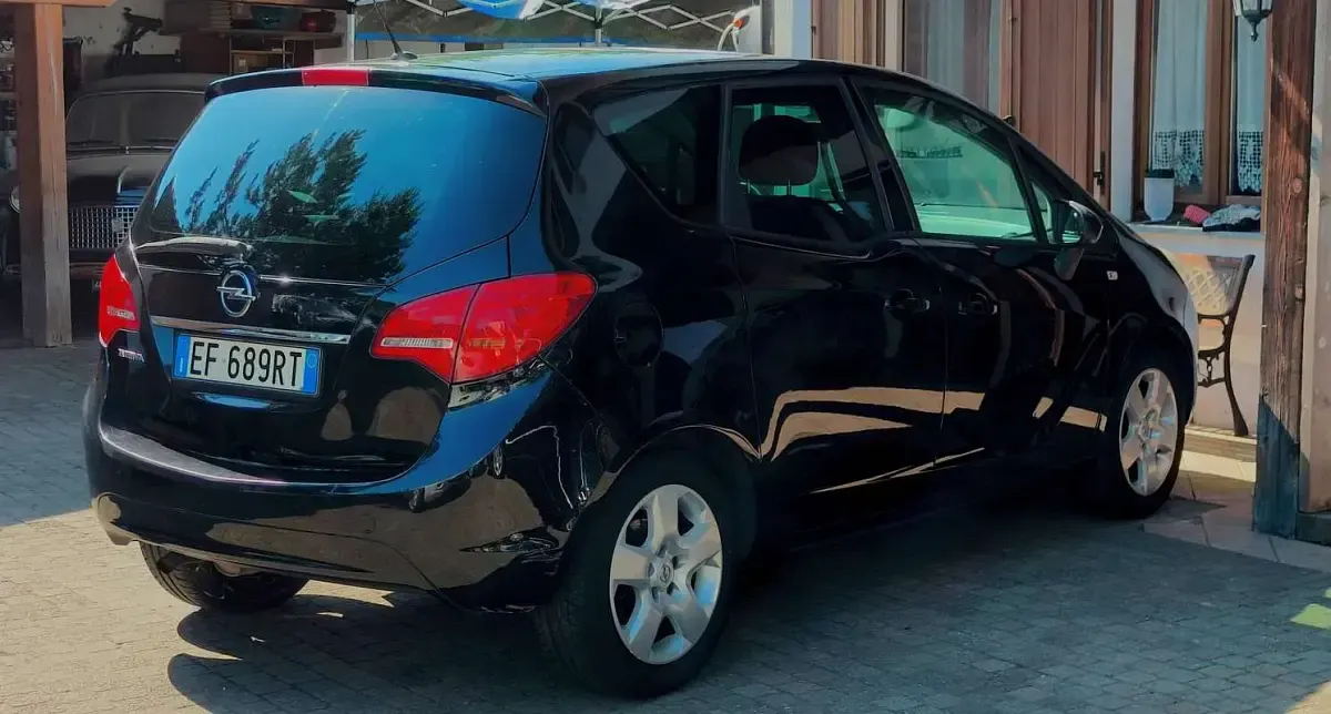 Usata Opel Meriva Cosmo 101 CV (74 kW) 2010 Nero Monovolume