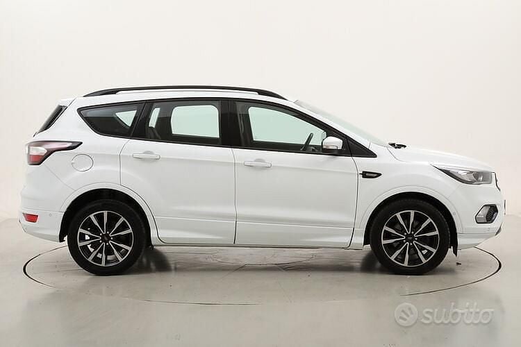 Usata Ford Kuga ST-Line 120 CV (88 kW) 2019 Bianco SUV