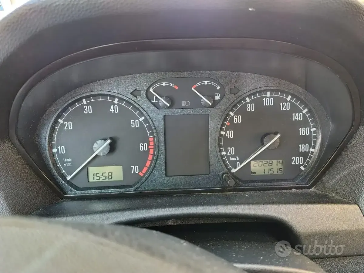 Usata Skoda Fabia 68 CV (50 kW) 2002 Grigio Station wagon
