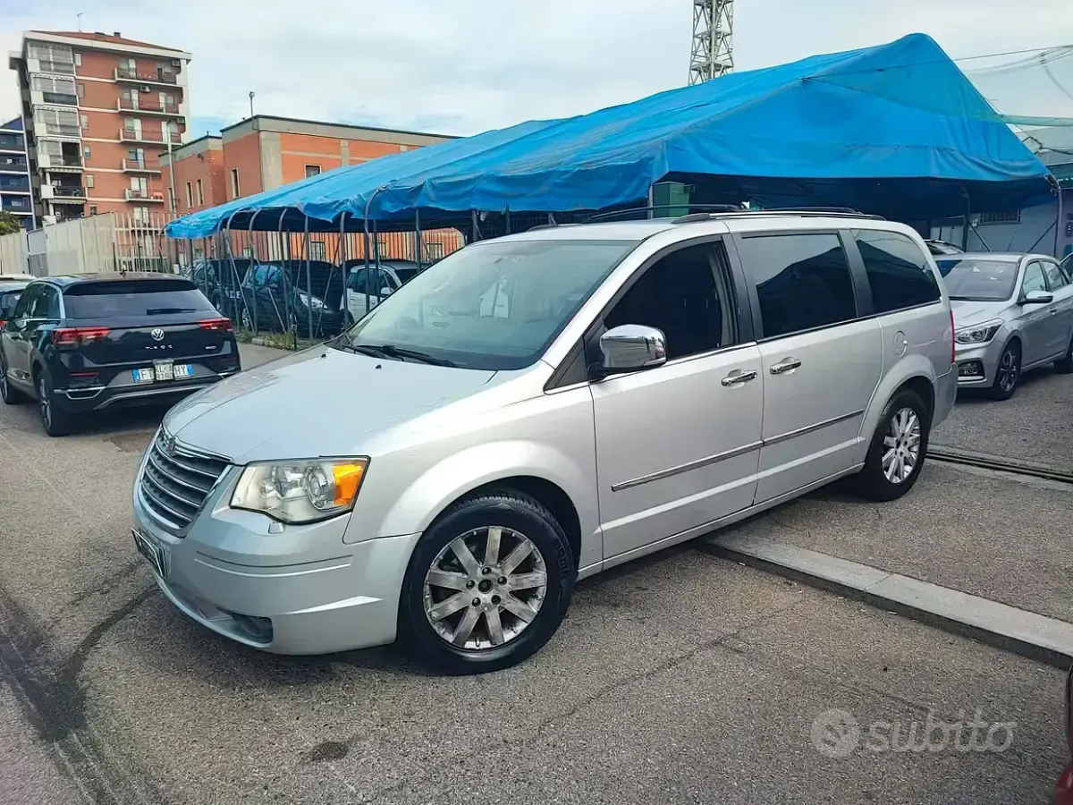 Usata Chrysler Voyager Limited 163 CV (119 kW) 2008 Grigio Monovolume