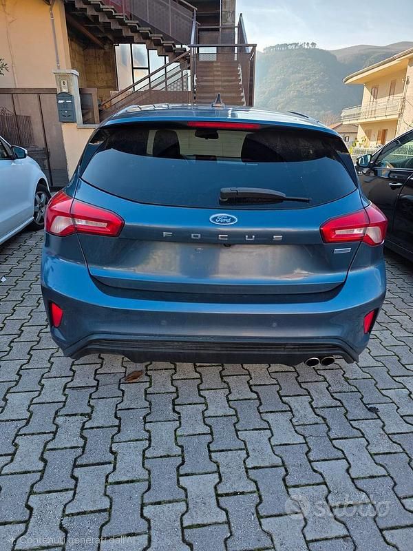 Usata Ford Focus ST-Line 120 CV (88 kW) 2018 Blu Berlina