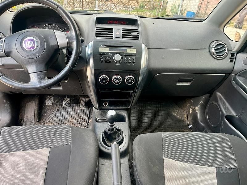 Usata Fiat Sedici 120 CV (88 kW) 2009 Nero SUV