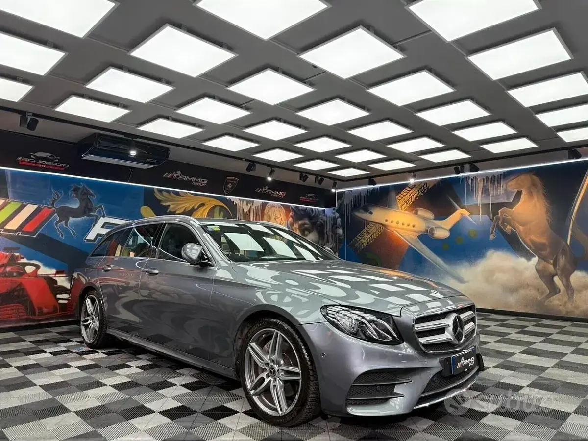Usata Mercedes E220 Premium 194 CV (142 kW) 2017 Grigio Station wagon