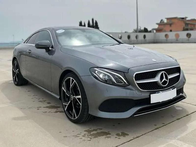 Usata Mercedes E220 Premium 194 CV (142 kW) 2018 Grigio Coupé