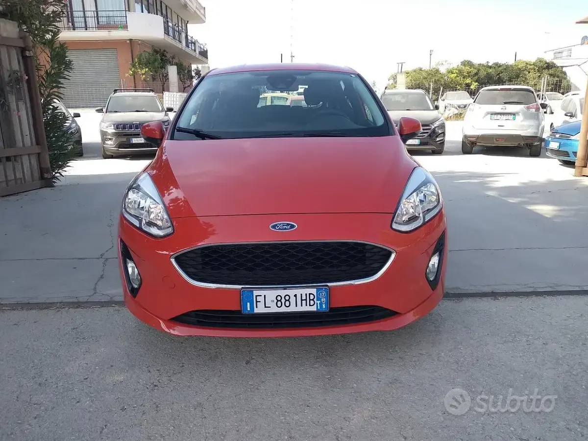 Usata Ford Fiesta 85 CV (62 kW) 2017 Rosso Utilitaria