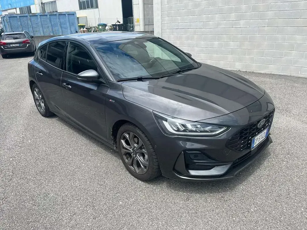 Usata Ford Focus ST-Line X 125 CV (91 kW) 2023 Grigio Berlina