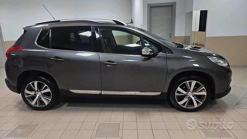 Usata Peugeot 2008 Allure 92 CV (67 kW) 2014 Grigio SUV