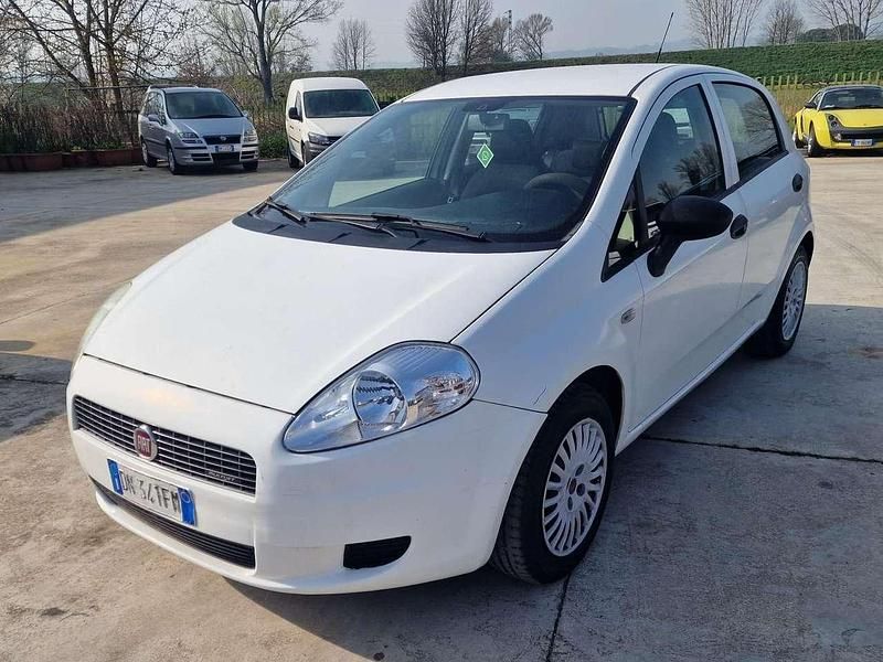 Usata Fiat Grande Punto Active 75 CV (55 kW) 2008 Bianco Utilitaria