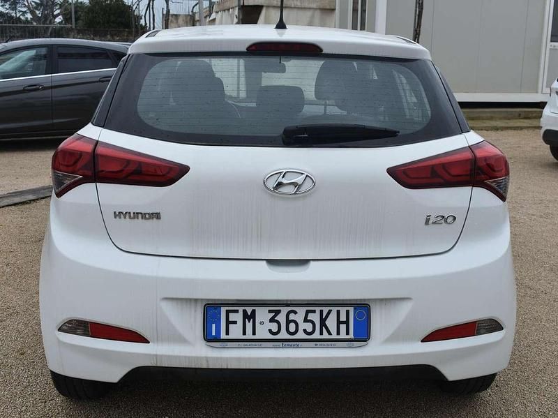 Usata Hyundai i20 Classic 75 CV (55 kW) 2017 Bianco Utilitaria