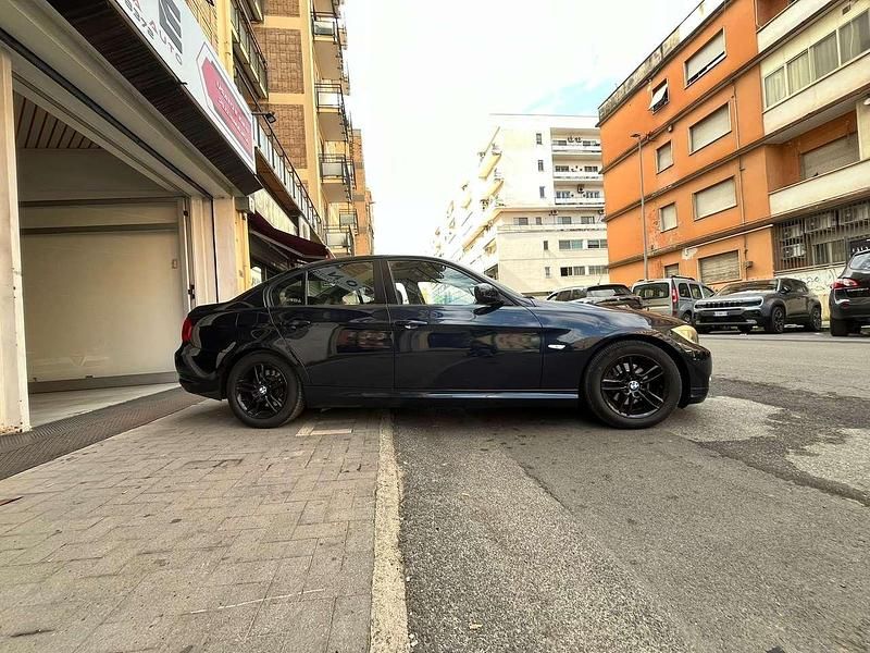 Usata BMW 318 143 CV (105 kW) 2009 Blu/azzurro Berlina