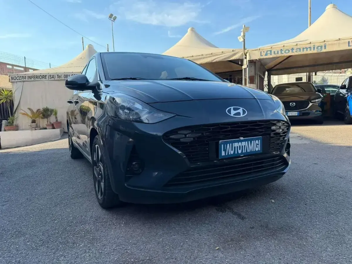 Usata Hyundai i10 67 CV (49 kW) 2023 Grigio Utilitaria