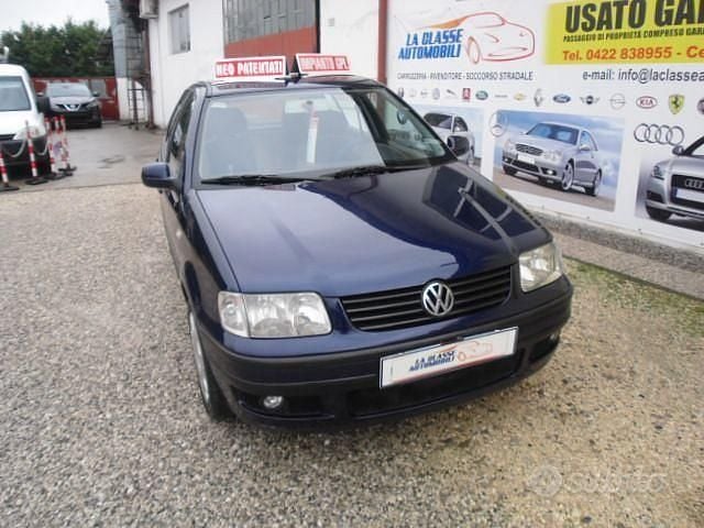 Usata VW Polo Comfortline 59 CV (43 kW) 2000 Blu Berlina