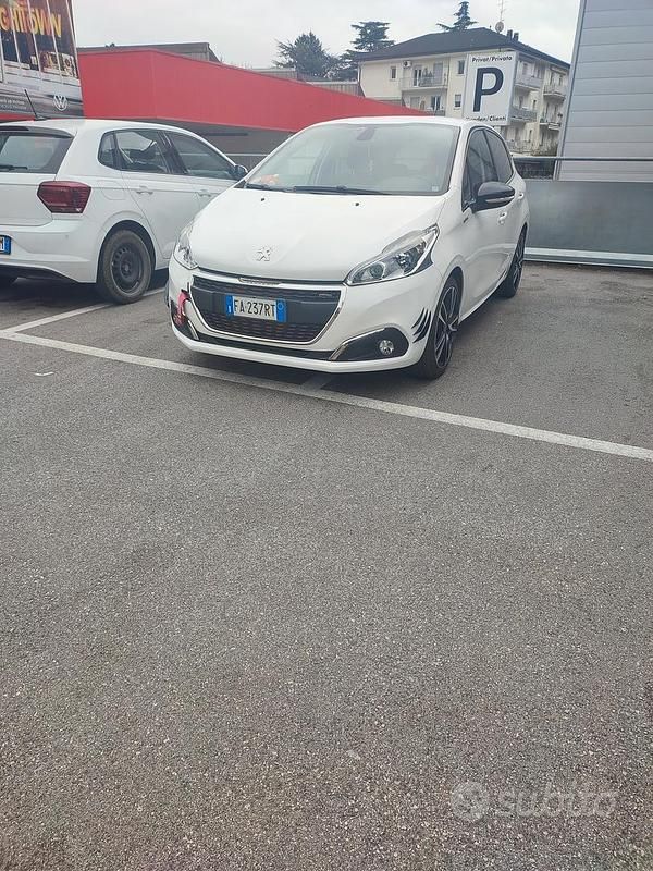 Usata Peugeot 208 2016 Bianco Utilitaria