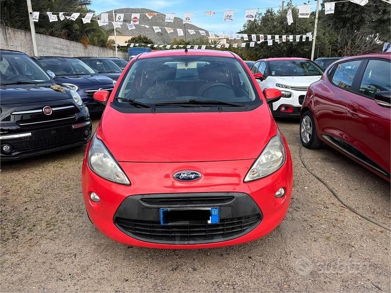 Usata Ford Ka Plus Titanium 69 CV (50 kW) 2011 Rosso Utilitaria