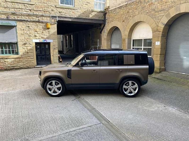 Usata Land Rover Defender SE Dynamic 200 CV (147 kW) 2022 Bronzo SUV