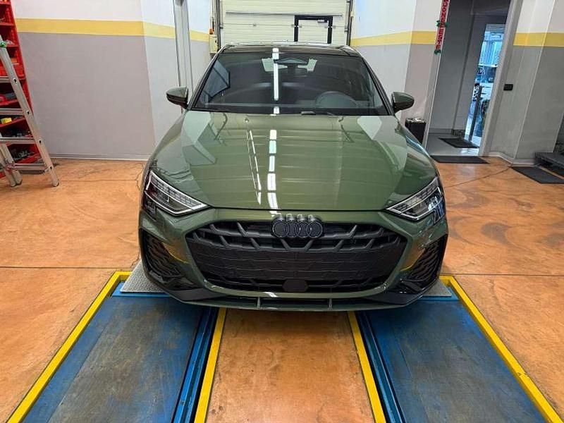 Nuova Audi A3 S-Line 150 CV (110 kW) 2025 Grigio daytona perla Berlina