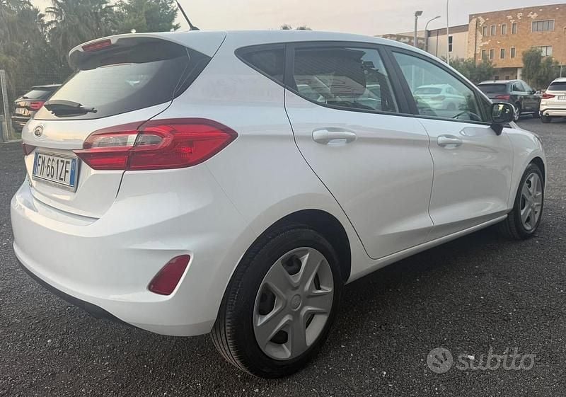 Usata Ford Fiesta 85 CV (62 kW) 2018 Bianco Utilitaria