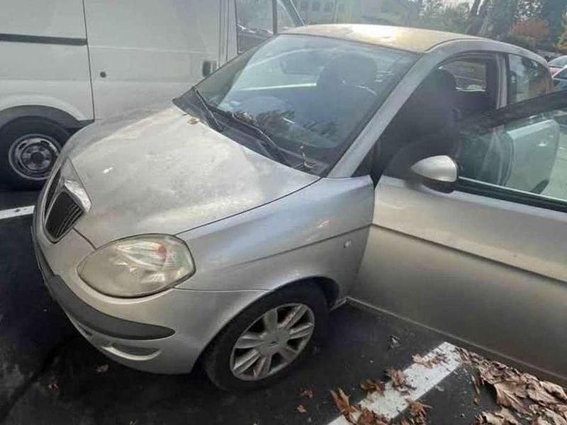 Grigio Usata 2004 Lancia Ypsilon Due volumi | 1100 € (Ottimo prezzo) - Immagine 1/2