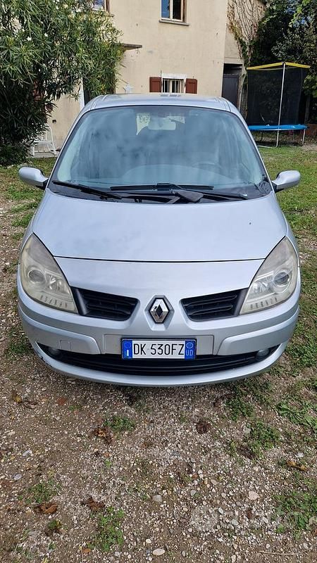 Usata Renault Scénic II 105 CV (77 kW) 2007 Grigio Monovolume