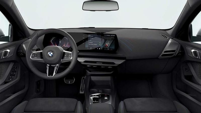 Nuova BMW 118 150 CV (110 kW) 2026 Alpin white pastello Utilitaria