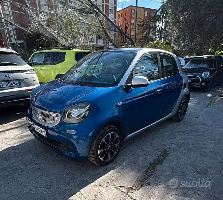 Usata Smart ForFour Passion 71 CV (52 kW) 2015 Blu Utilitaria