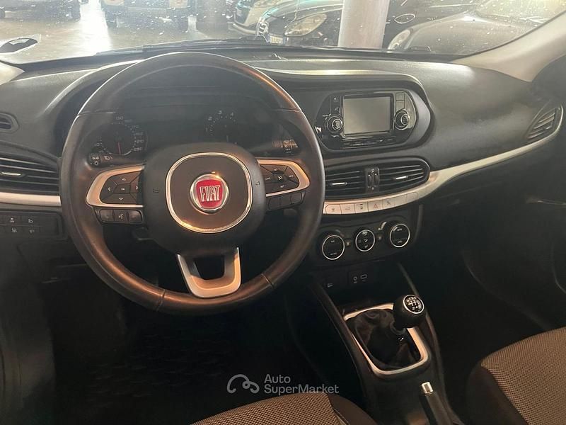 Usata Fiat Tipo 120 CV (88 kW) 2016 Gray Berlina