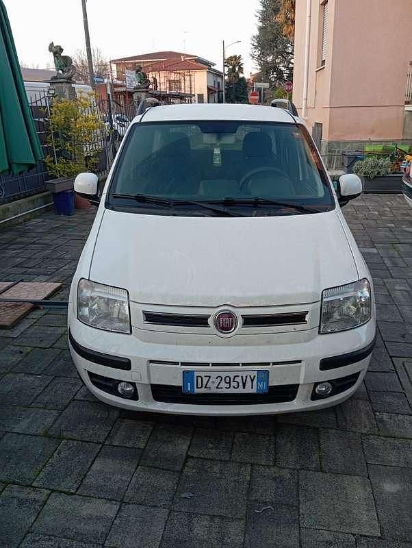 Usata 2010 Fiat Panda Dynamic Utilitaria | 3900 € (Cara) - Immagine 1/4