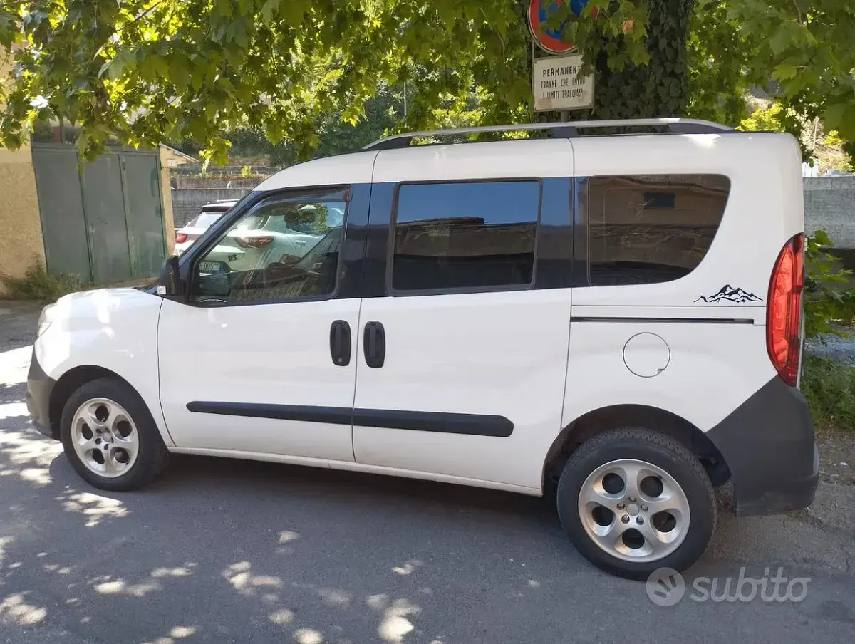 Usata Fiat Doblò 120 CV (88 kW) 2017 Bianco Monovolume