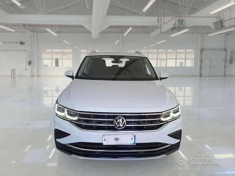 Usata VW Tiguan Elegance 149 CV (109 kW) 2021 Bianco SUV