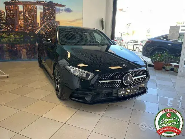 Usata Mercedes A180 Premium 136 CV (100 kW) 2019 Nero Berlina
