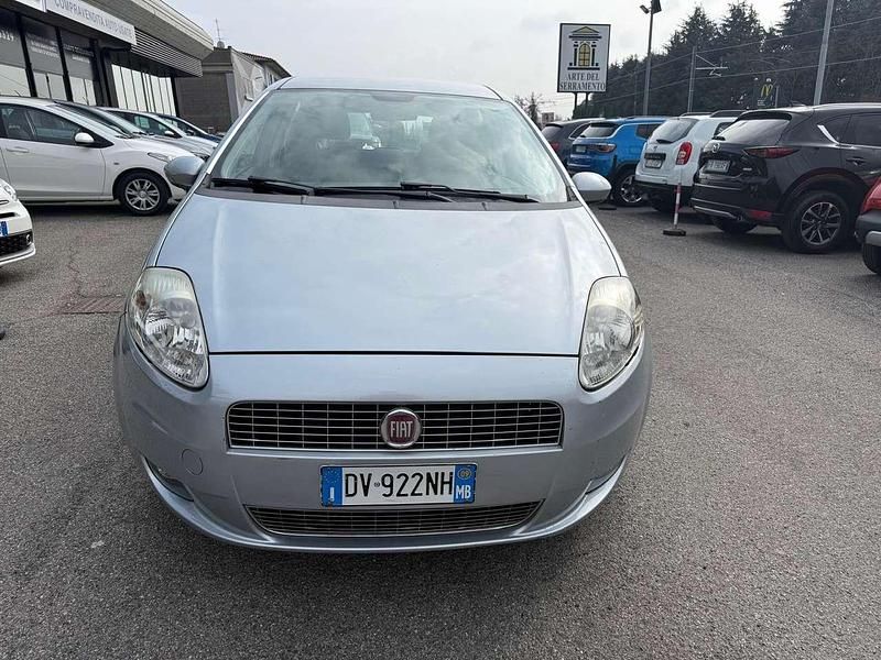 Usata Fiat Grande Punto Active 65 CV (47 kW) 2009 Grigio Utilitaria