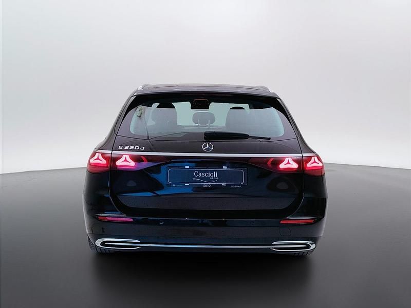 Usata Mercedes E220 Advanced 197 CV (144 kW) 2024 Nero Station wagon