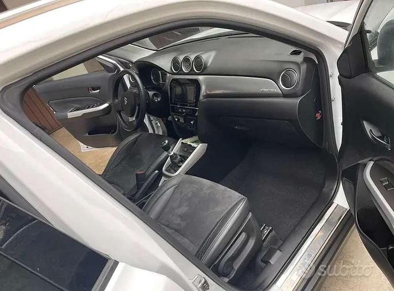 Usata Suzuki Vitara 120 CV (88 kW) 2017 SUV