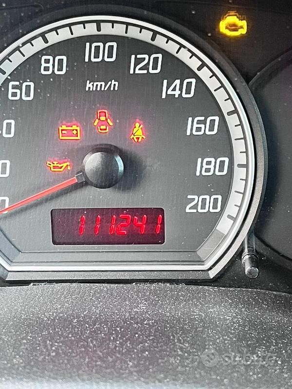 Usata Suzuki Swift 69 CV (50 kW) 2007 Blu Utilitaria