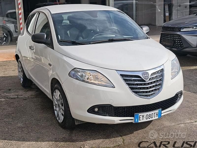 Usata Lancia Ypsilon Silver 95 CV (69 kW) 2015 Utilitaria