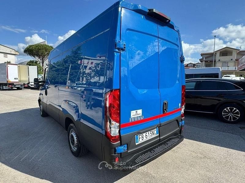 Usata Iveco Daily 160 CV (117 kW) 2015 Bianco