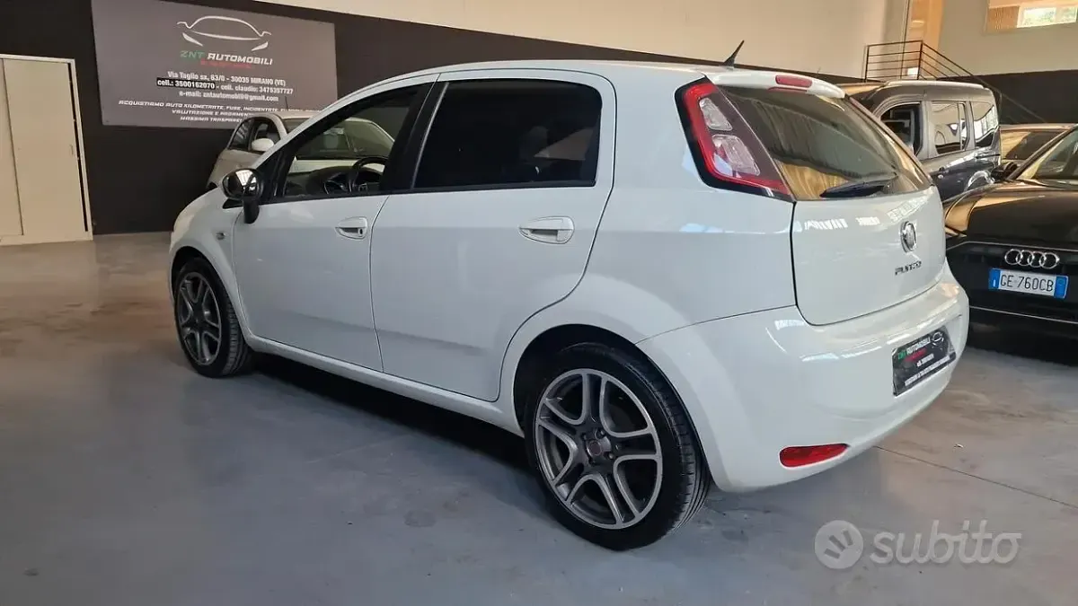 Usata Fiat Punto Easy 75 CV (55 kW) 2012 Bianco Utilitaria