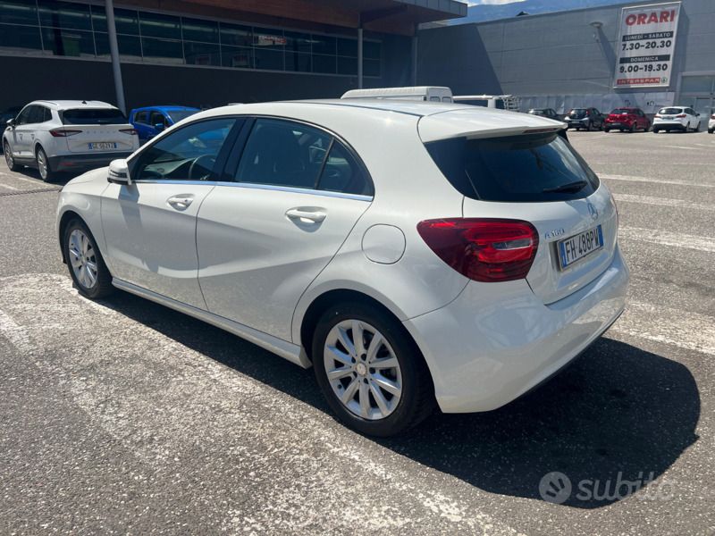 Usata Mercedes A160 102 CV (75 kW) 2017 Bianco Berlina