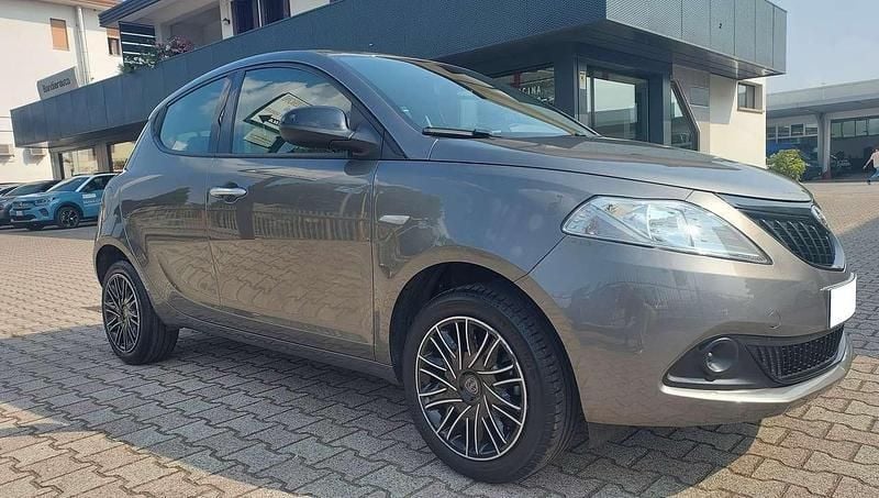 Usata Lancia Ypsilon S 69 CV (50 kW) 2023 Grigio Utilitaria