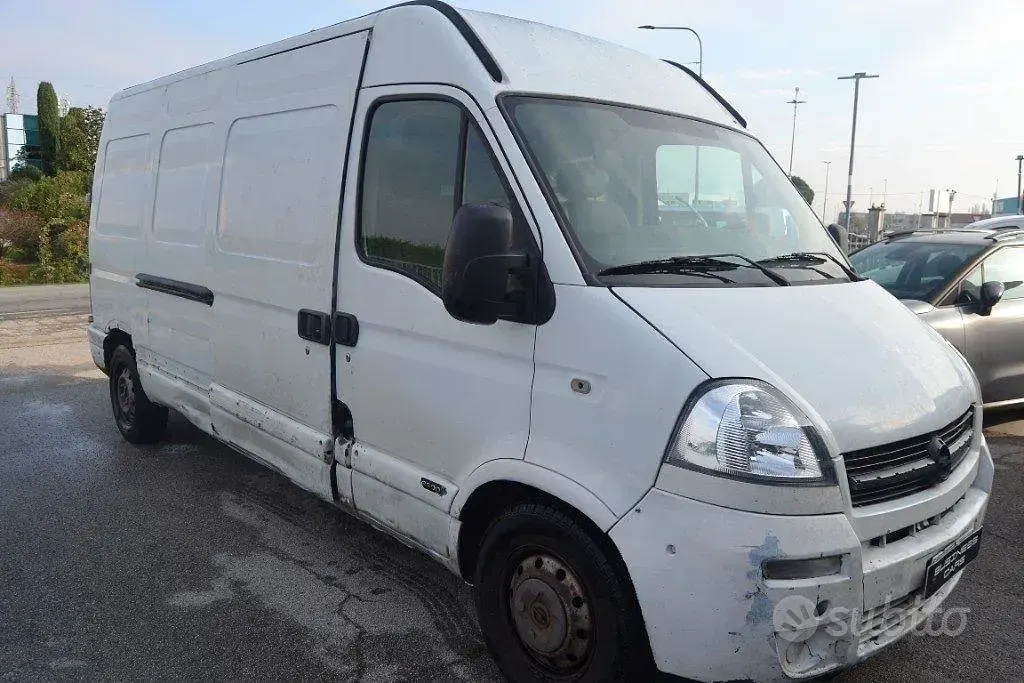 Usata Opel Movano 136 CV (100 kW) 2004 Bianco Berlina