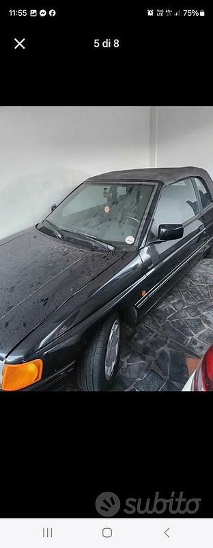 Begagnad Ford Escort Cabriolet 102 HK (75 kW) 1991 Svart Cab