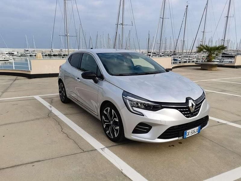 Usata Renault Clio V Techno 101 CV (74 kW) 2023 Grigio Berlina